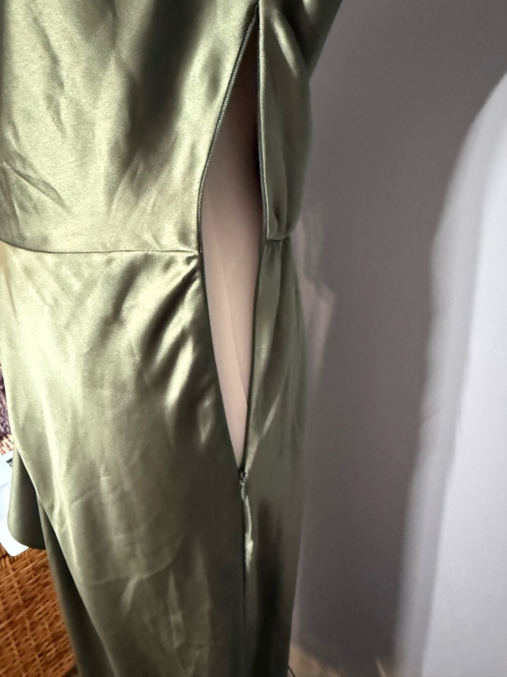 Xscape Olive Green Satin Spread Collar Long Sleeve Gown - NWT - Size 4 - Picture 14 of 14